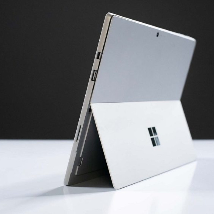 Microsoft Surface i5 10th GEN 16GB 256SSD